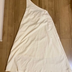 ワンショルダーアシンメトリーワンピース