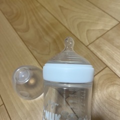 NUK 哺乳瓶の画像