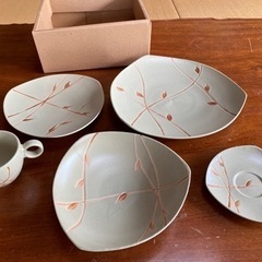 食器の画像