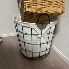 【お譲り先決まりました】ラタン収納ボックス、洗濯カゴセットの画像