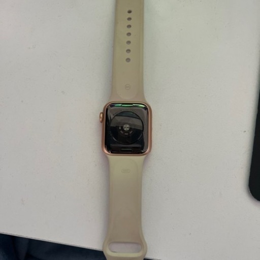〈値下げしました！〉アップルウォッチse 40mm