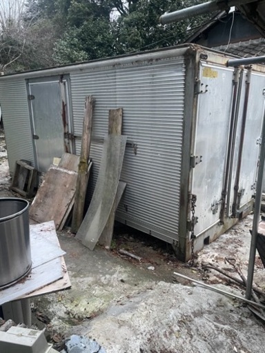 4トン　トラック　倉庫　コンテナと交換