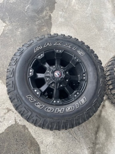 （最終値下げ！）マキシス　ビッグホーン　夏タイヤ　　285 四駆にどうぞ