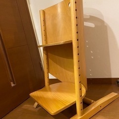 MOIZI モイジ ベビーチェア の画像