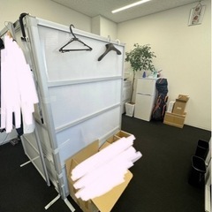 事務机 キャビネット 椅子 セット 大量 パーテーションの画像