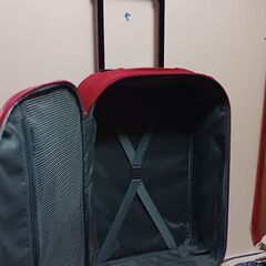 取引決定！　ボンボヤージ　キャリーバック　赤(鍵付き)の画像