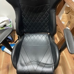 ゲーミングチェアの画像