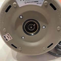デロンギ電気ポットの画像
