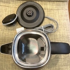 デロンギ電気ポットの画像