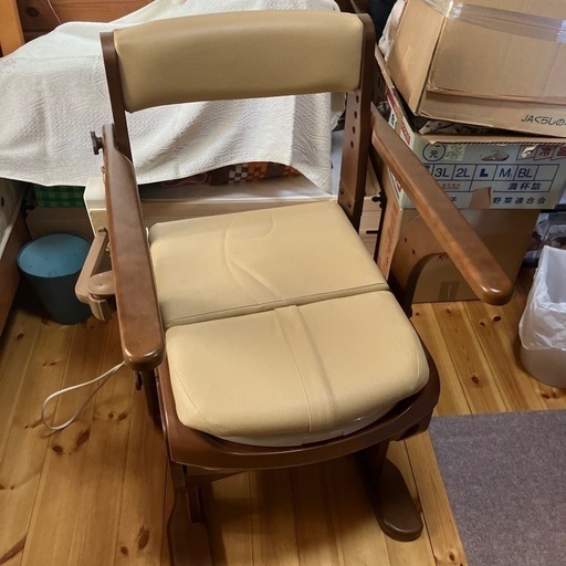 家具調トイレ暖房便座消臭機能付き