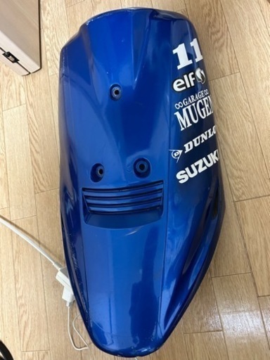 v100 外装 (フロント、テール、マスク)