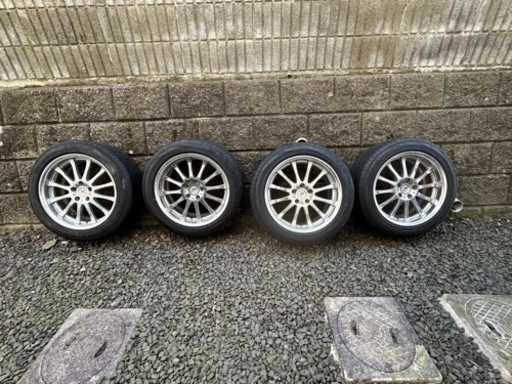 車のパーツ タイヤ、ホイール