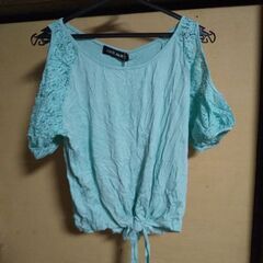 [新品]セシル肩みせカットソー※ターコイズネックレス付