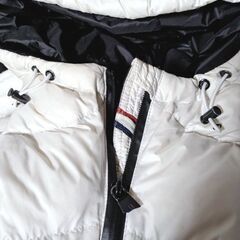 MONCLER モンクレールショートダウンジャケットの画像