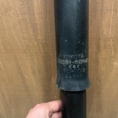 ショック アブソーバー ランクル ランドクルーザー 76 純正 48531-60640の画像