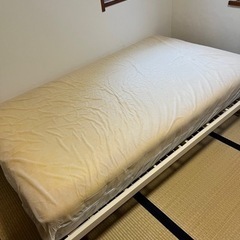 無印良品　セミダブル　ベッドの画像