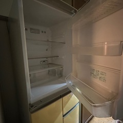 【無料】SHRAP両開き冷蔵庫2004年製まだまだ使えますの画像