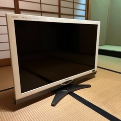 SHARP AQUOS40型(2010年製）リモコン付きの画像