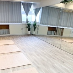 ダンススタジオ大型ミラー