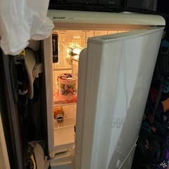 決まりました！SHARP 一人暮らし用  ☆冷蔵庫の画像
