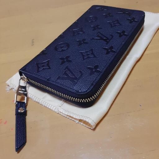 新品　長財布　黒