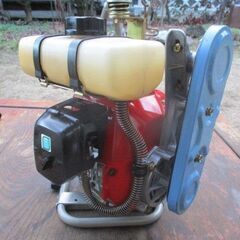 エンジン部　..程度良好　プロ仕様　山田機械　ビーバー GT　L467Z 　背負式刈払機　草刈機の画像