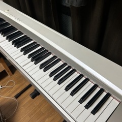 電子ピアノ　スタンド付き