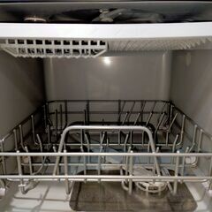 セール中につき、通常特価14,278円より半額の7,139円!　THANKO 水道いらずのタンク式食器洗い乾燥機 ラクア 2022年製 食洗機 乾燥 サンコー STTDWADWの画像