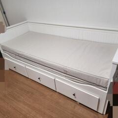 IKEA ヘムネス    ダブルベッド     シングルベッド（マットつき）の画像