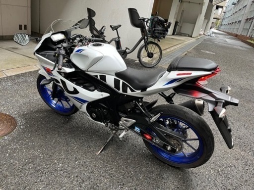 【スズキ　GSX-R125  絶好調　ホワイトカラー　人気車両　実働車