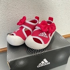 adidas サンダル