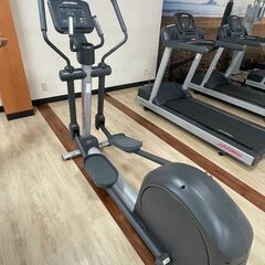 Life Fitness　トレーニングマシン（美品）⑭