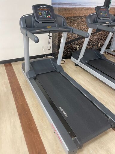 Life Fitness　トレーニングマシン（美品）⑮