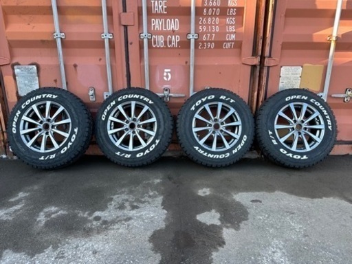 車のパーツ タイヤ、ホイール