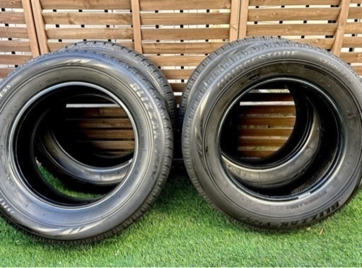 リヂストンBLIZZAK VRX スタッドレスタイヤ　205/65/16 950 4本