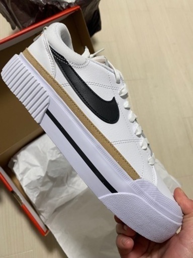 NIKE   ウィメンズ　スニーカー