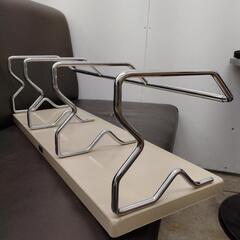 コクヨ ブックスタンド 幅67cm　本立ての画像