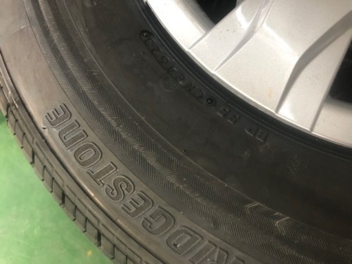 ハイエース純正タイヤ　ホイール　キャップ　新車外し車のパーツ タイヤ、ホイール