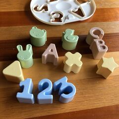 子供のおもちゃ　型はめ　パズルの画像