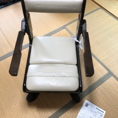 介護用トイレ　家具調トイレ　座楽　はねあげ便座　自動消臭　ポータブルトイレ　パナソニックの画像