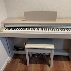 電子ピアノ　ホワイト　YAMAHA