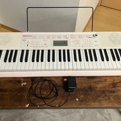 【引き渡し者決定しました】CASIO カシオ 光ナビゲーション 電子ピアノ 電子キーボード LK-111 鍵盤楽器、ピアノの画像