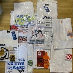 マラソンの記念品のTシャツ、タオルの画像