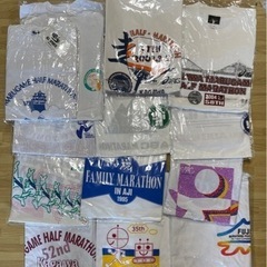 マラソンの記念品のTシャツ、タオルの画像