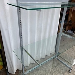 値引きしました‼️ガラス3段棚　中古品の画像