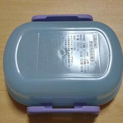 お弁当箱の画像