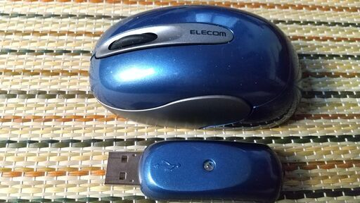 【ほぼ未使用】ELECOMワイヤレスマウス（ブルー）