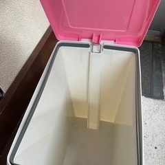 ゴミ箱の画像