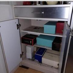 食器棚　キッチン収納　棚　ホワイト　シルバーの画像