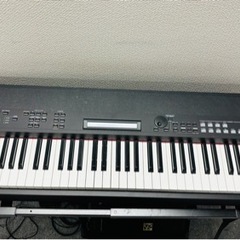 【値下げしました】美品！YAMAHA CP40 キーボードの画像